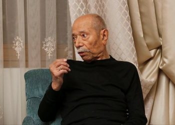 مدیران خانه سینما به عیادت علی نصیریان رفتند
