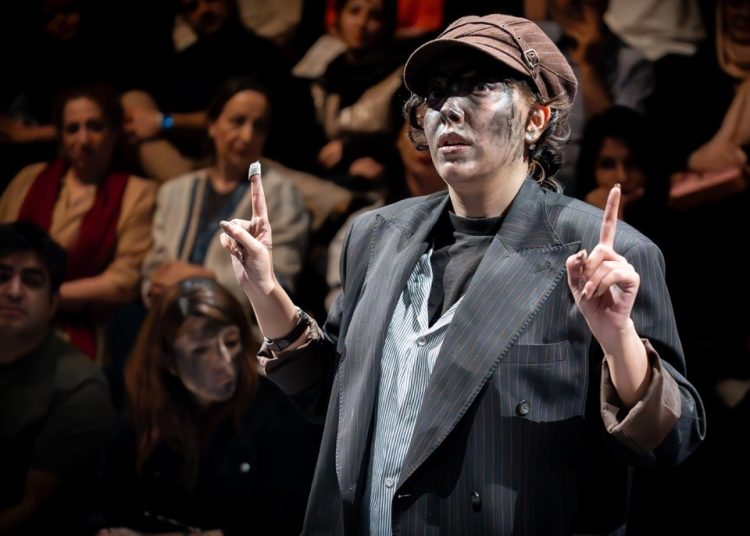 نمایش «شب» در سه روز پایانی هفته دو اجرایی شد