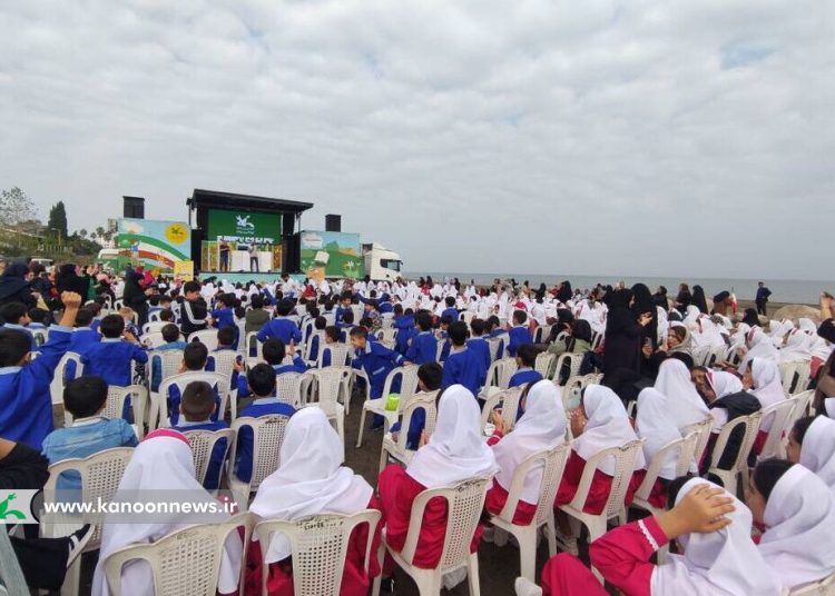 تماشاخانه سیار به جشنواره تئاتر کودک و نوجوان رفت