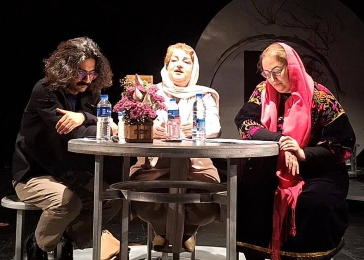 نشست نقد و بررسی نمایش «تل‌خاب» برگزار شد