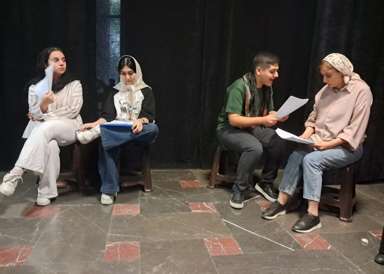 نمایشنامه «کچل کفترباز» اجراخوانی میشود