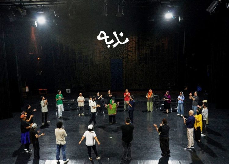 «ندبه» برای اجرا در تالار حافظ آماده میشود